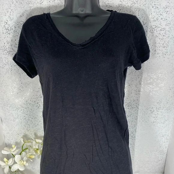 Forever 21 Black Short Sleeve V Neck Shirt Size Medium 100% Cotton Minimalist - Picture 8 of 14